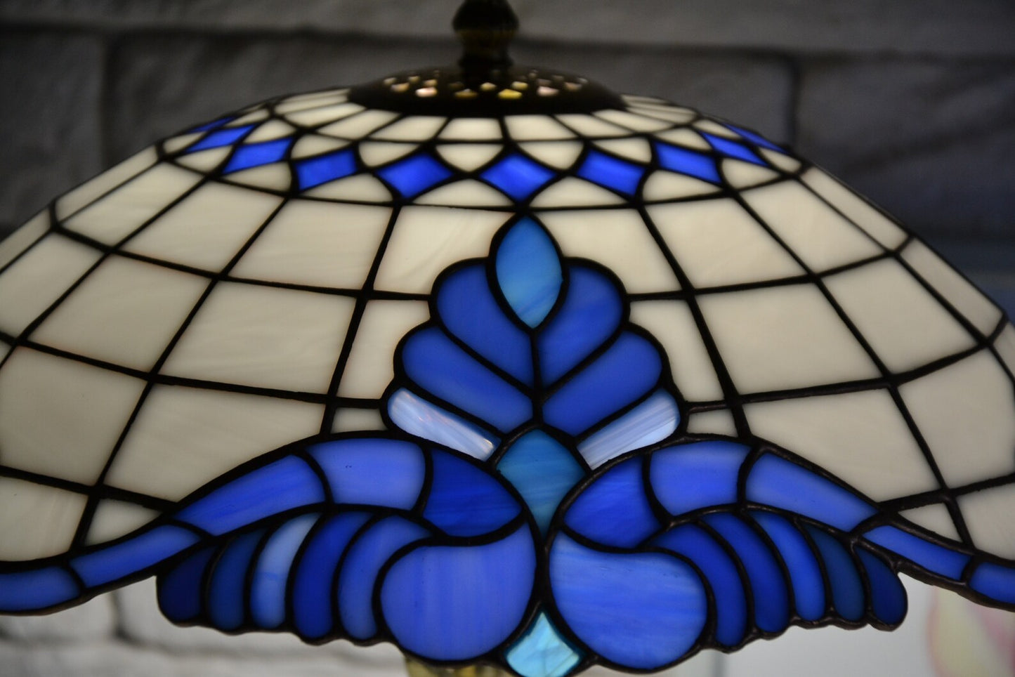 Stained glass table lamp Tiffany style Classic Tiffany design Desk lamp White & blue lamp Baroc pattern Mother's day gift Living room decor