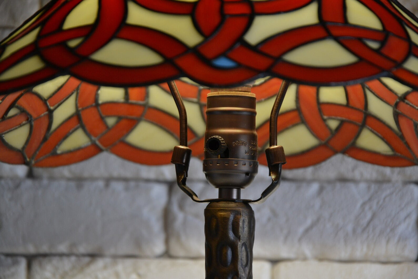 Tiffany lamp Table lamp Stained glass desk lamp Mother's day gift Uroboros pattern Tiffany style lamp Bronze base Red lamp