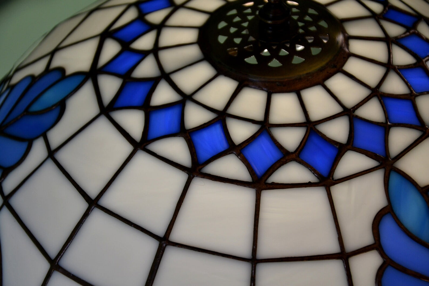 Stained glass table lamp Tiffany style Classic Tiffany design Desk lamp White & blue lamp Baroc pattern Mother's day gift Living room decor