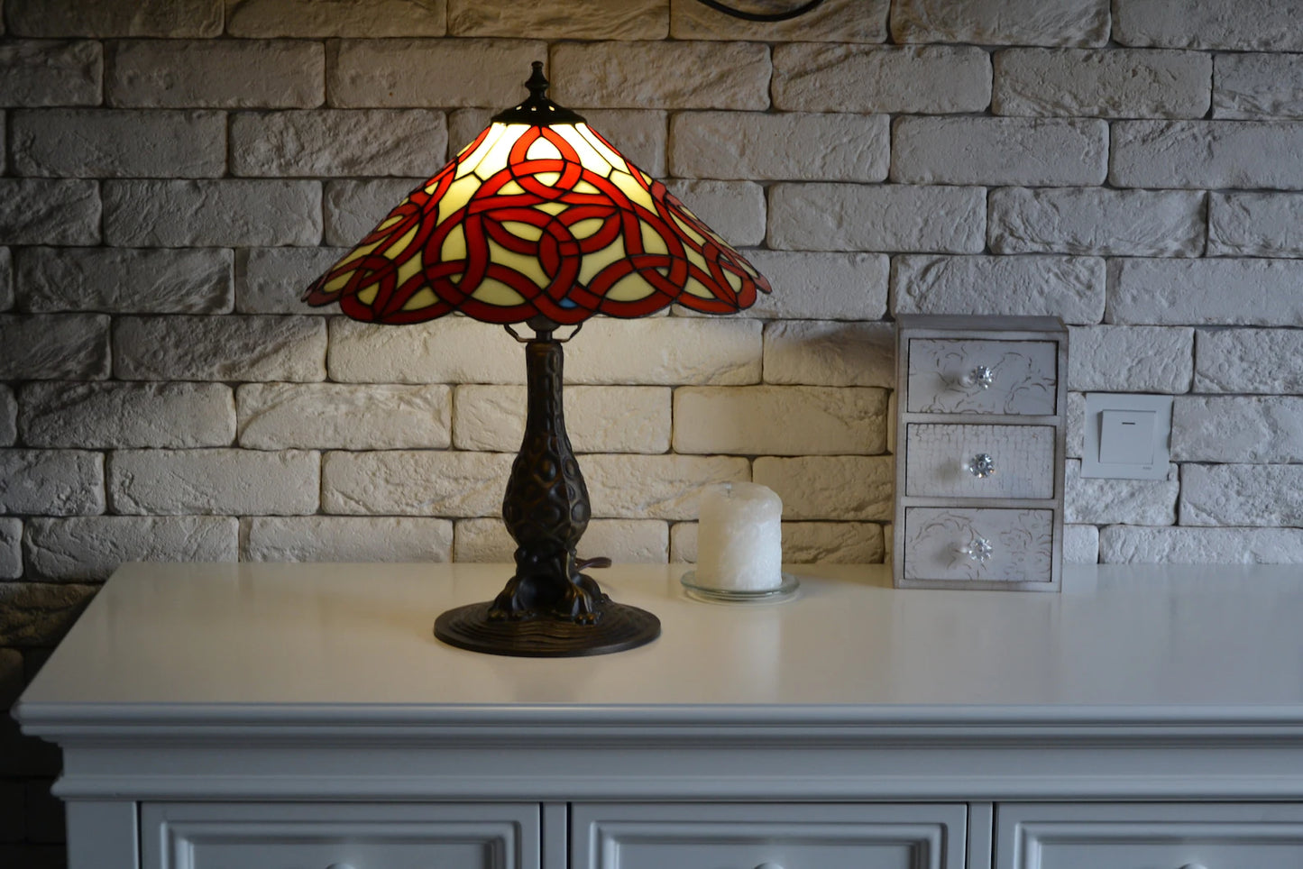 Tiffany lamp Table lamp Stained glass desk lamp Mother's day gift Uroboros pattern Tiffany style lamp Bronze base Red lamp