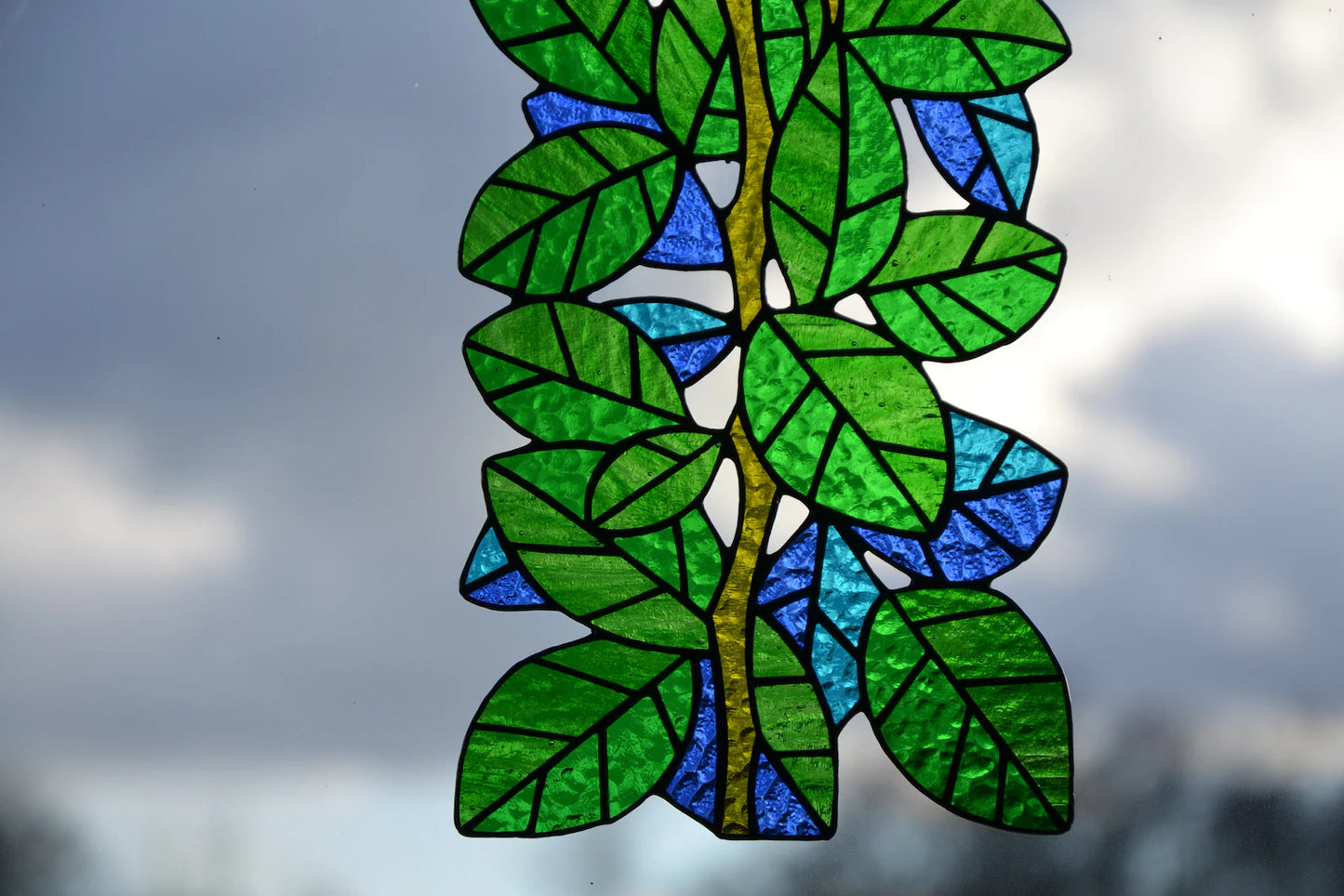 Suncatcher Stained glass rose Wall decor Stain glass panel Window hanging suncatcher Red rose Birthday gift Glass flower Garden decor