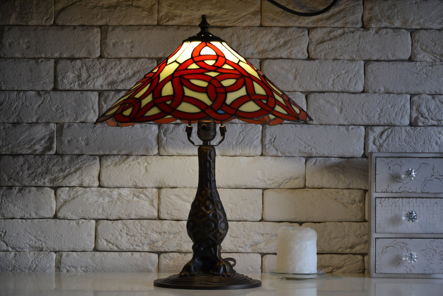Tiffany lamp Table lamp Stained glass desk lamp Mother's day gift Uroboros pattern Tiffany style lamp Bronze base Red lamp